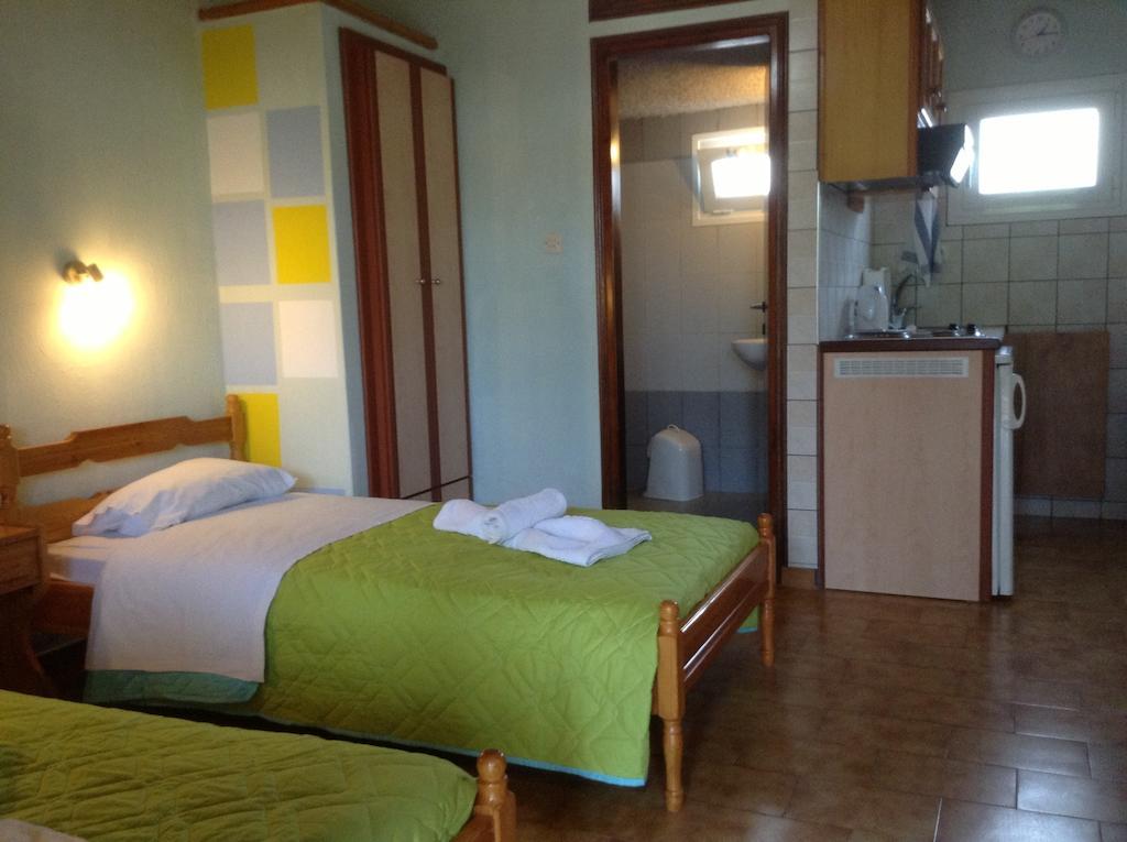 Studios Lalu Skiathos Town Exterior photo